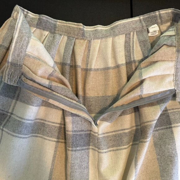 Vintage 80s White & Tan Plaid Wool-Blend Midi-Length Pleated Skirt, Size 13-14 - Picture 3 of 10